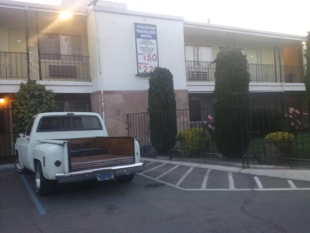 Stockton Travelers Motel Exterior foto