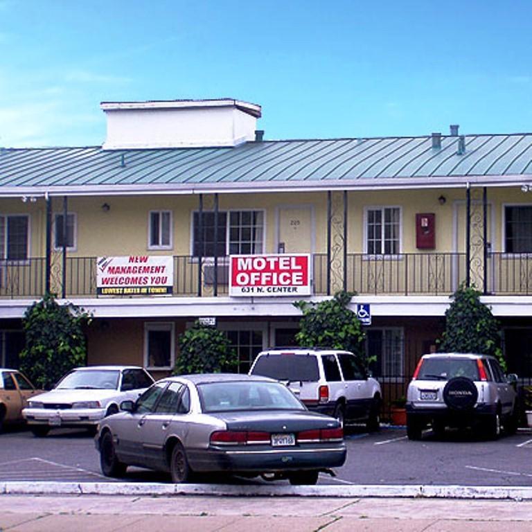 Stockton Travelers Motel Exterior foto